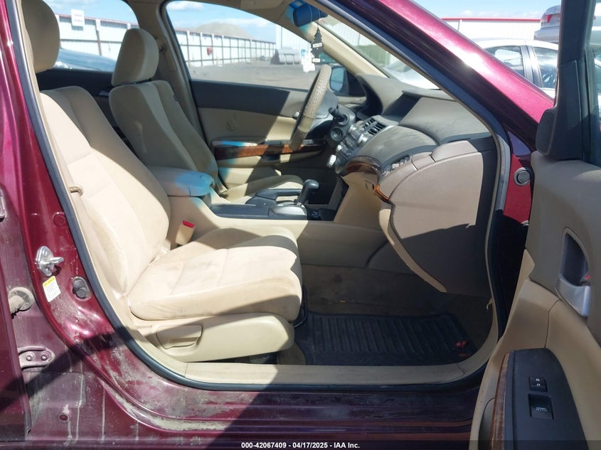 2008 HONDA ACCORD VIN: 1HGCP36758A011517