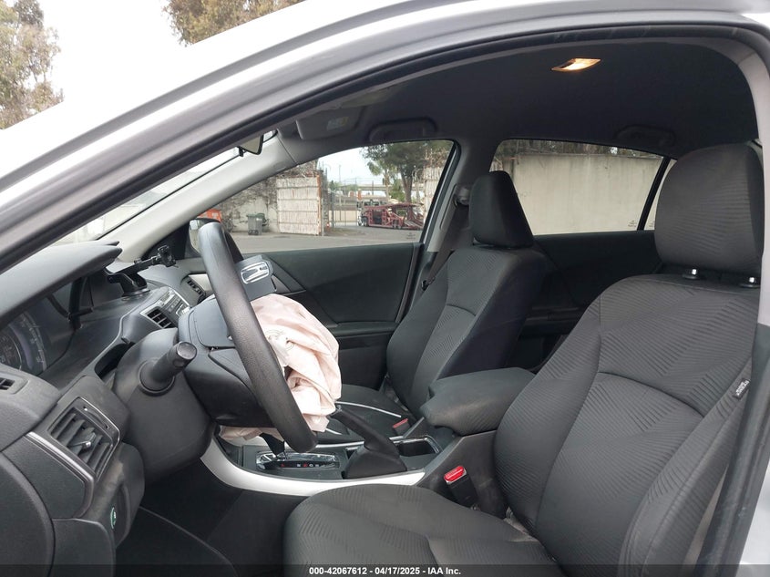 2015 HONDA ACCORD VIN: 1HGCR2F38FA107589