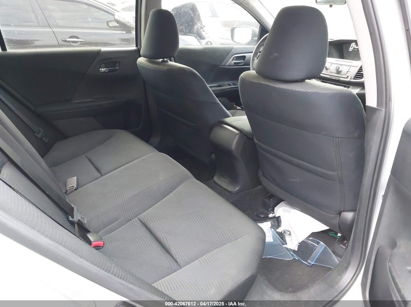 2015 HONDA ACCORD VIN: 1HGCR2F38FA107589