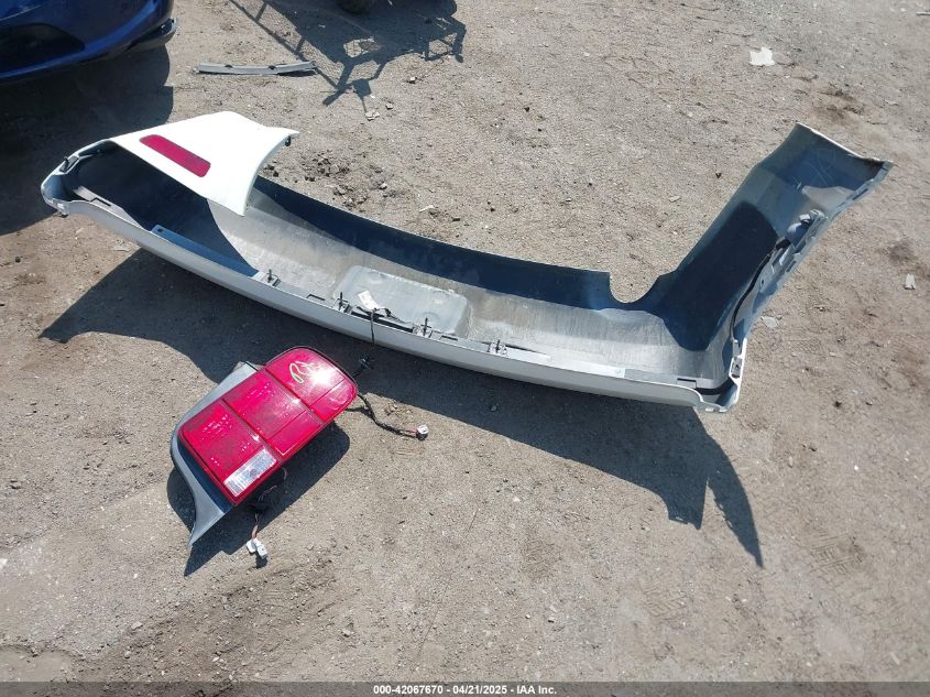 2008 Ford Mustang V6 Deluxe/V6 Premium VIN: 1ZVHT80N885108818 Lot: 42067670