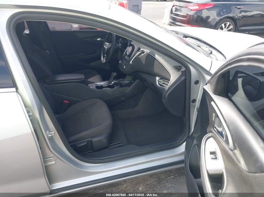 2020 CHEVROLET MALIBU VIN: 1G1ZD5ST0LF061813