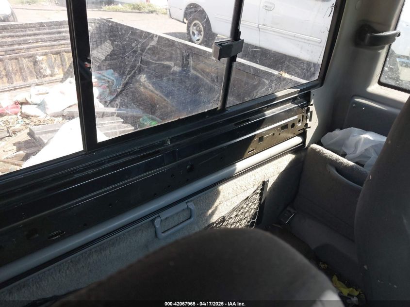 1998 Mazda B2500 Se VIN: 4F4YR16C5WTM33635 Lot: 42067965