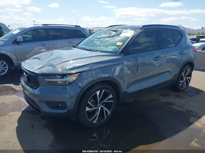 2020 VOLVO XC40 VIN: YV4162UM4L2203295