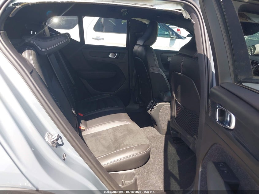 2020 VOLVO XC40 VIN: YV4162UM4L2203295