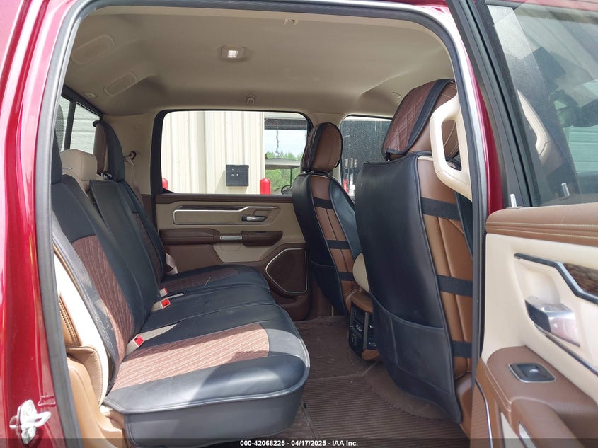 2019 RAM 1500 LARAMIE  4X2 5'7 BOX - 1C6RREJT7KN535035