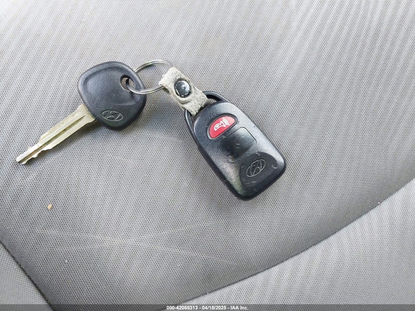 2012 HYUNDAI ELANTRA VIN: KMHDH4AEXCU411894