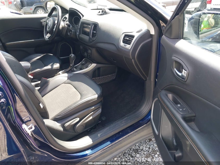 2019 JEEP COMPASS LATITUDE 4X4 - 3C4NJDBB3KT846931