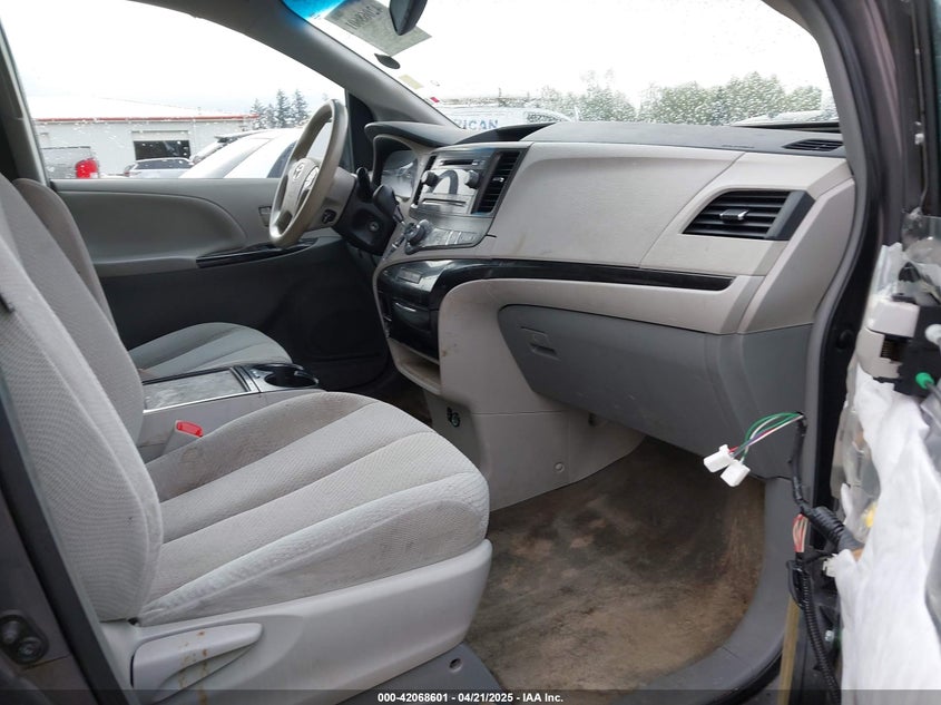 2014 TOYOTA SIENNA VIN: 5TDKK3DC8ES492936