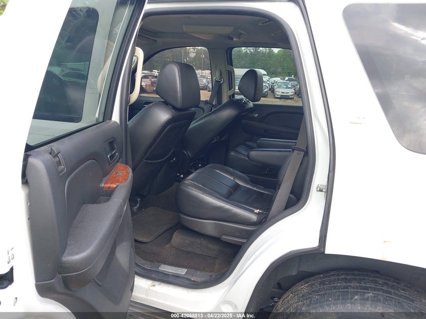 2007 Chevrolet Tahoe Lt VIN: 1GNFC13067R388075 Lot: 42068813