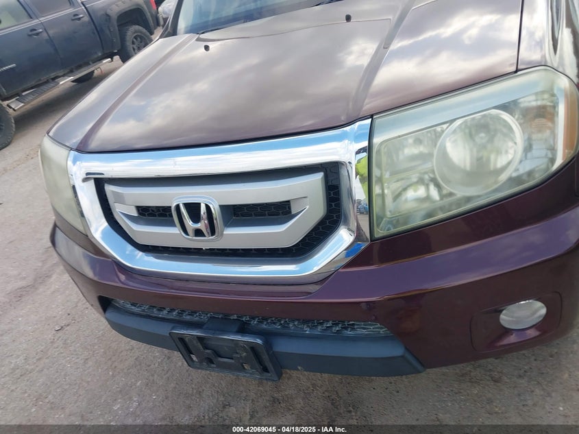 2011 HONDA PILOT VIN: 5FNYF4H78BB092179