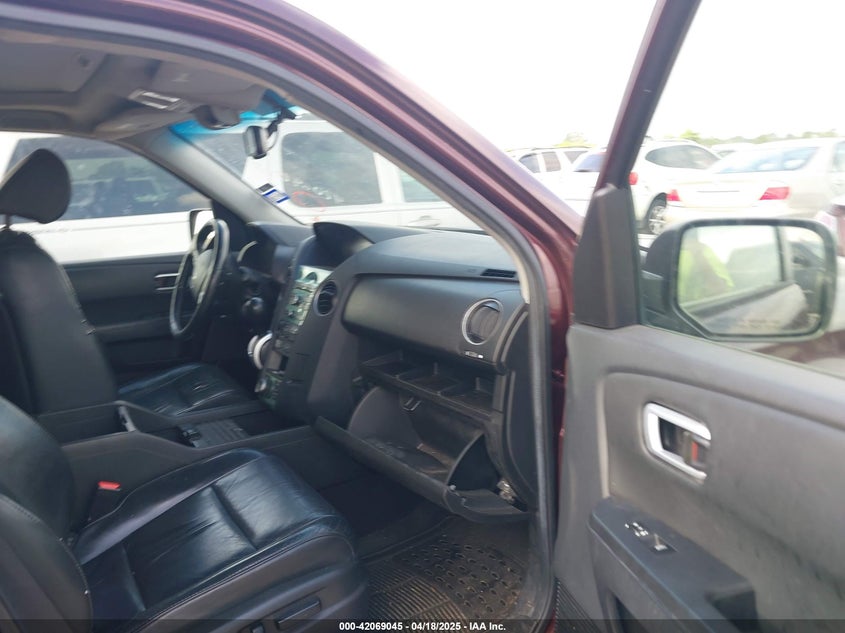 2011 HONDA PILOT VIN: 5FNYF4H78BB092179