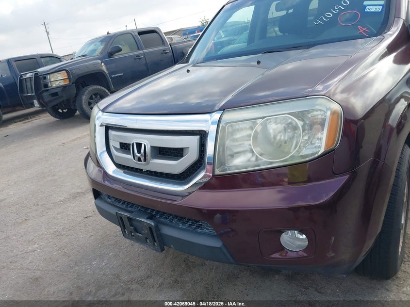 2011 HONDA PILOT VIN: 5FNYF4H78BB092179