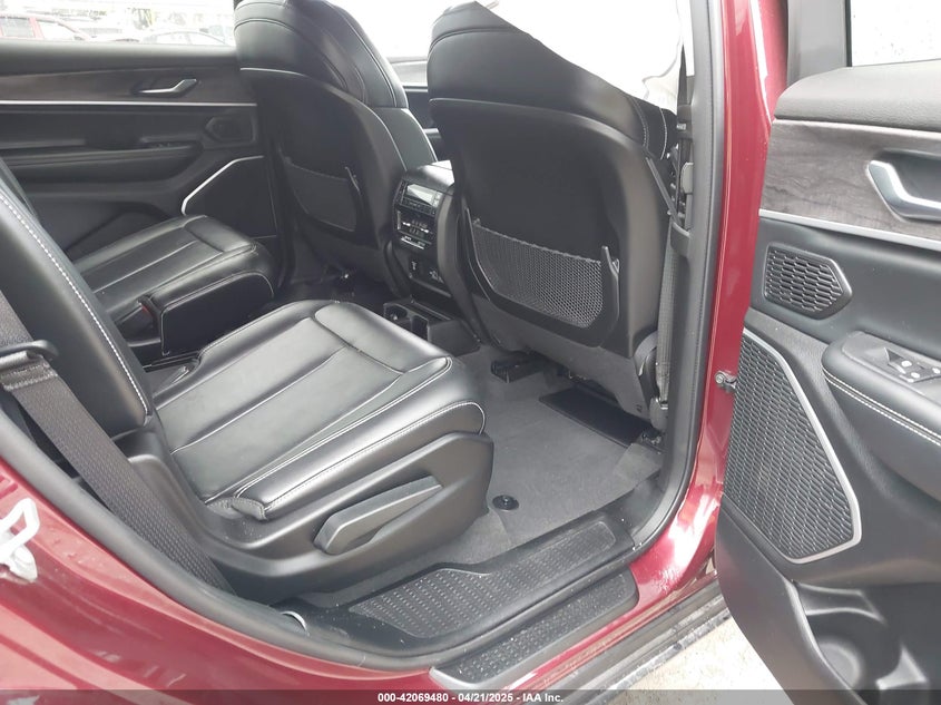 2021 JEEP GRAND CHEROKEE VIN: 1C4RJKBG2M8140066
