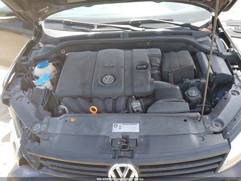 2011 VOLKSWAGEN JETTA VIN: 3VWDX7AJ7BM370498