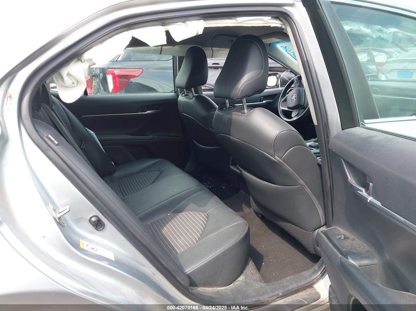 2018 TOYOTA CAMRY VIN: 4T1B11HK8JU083071