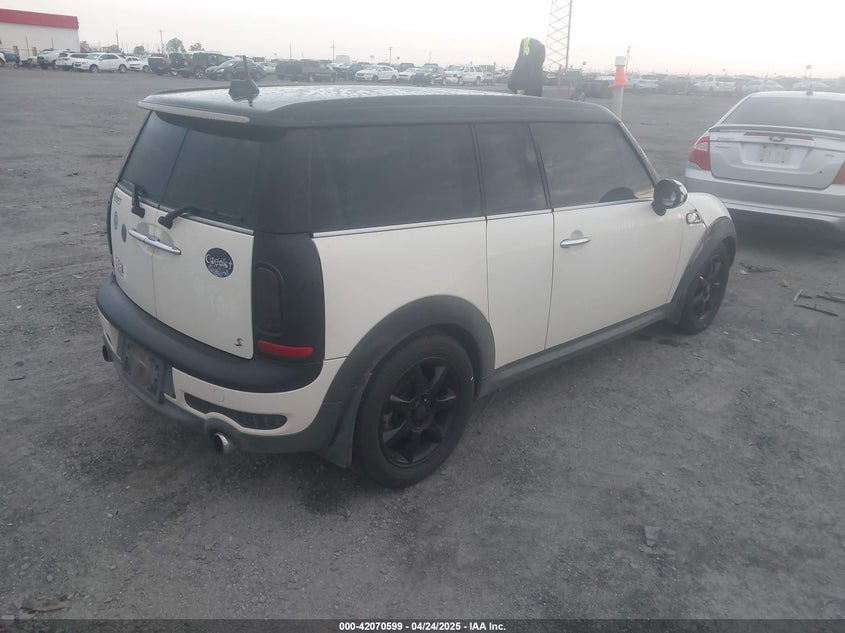 2009 MINI COOPER S CLUBMAN VIN: WMWMM33589TP72575