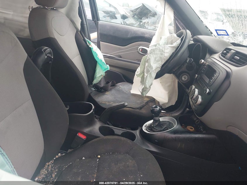 2016 KIA SOUL - KNDJN2A21G7399570