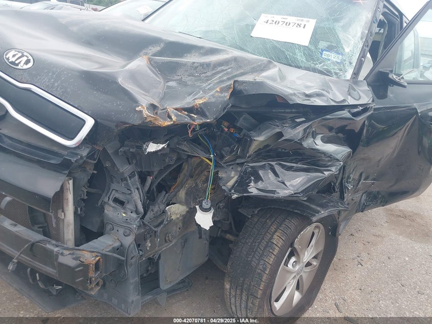 2016 KIA SOUL - KNDJN2A21G7399570