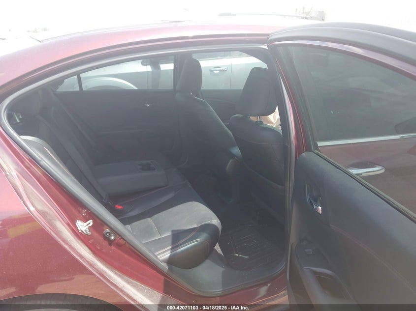 2017 HONDA ACCORD VIN: 1HGCR2F16HA100058
