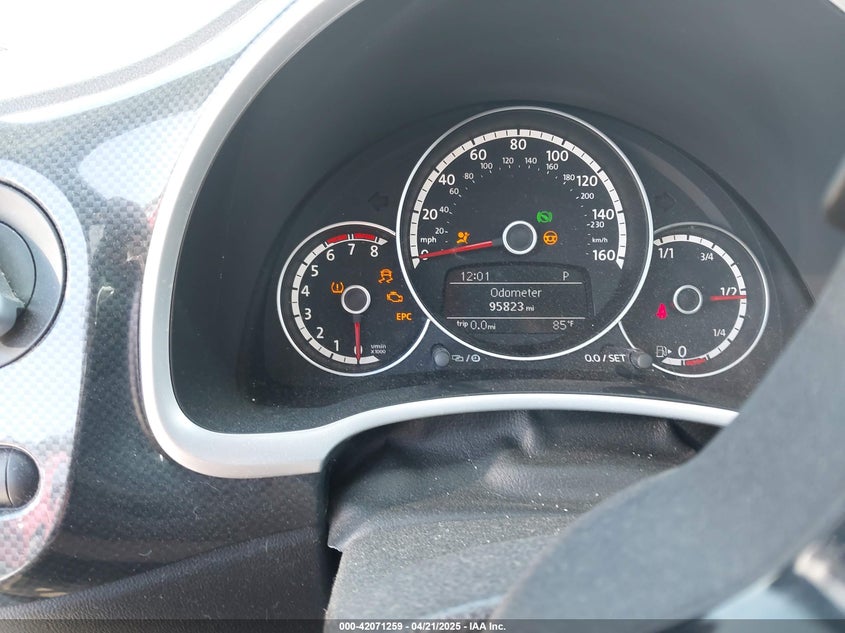 2013 VOLKSWAGEN BEETLE VIN: 3VWV67ATXDM601101