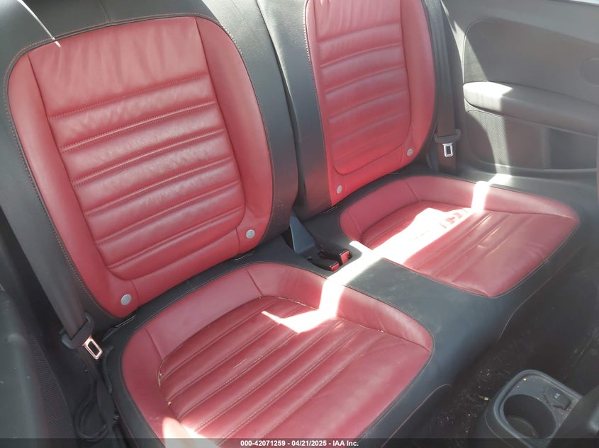 2013 VOLKSWAGEN BEETLE VIN: 3VWV67ATXDM601101