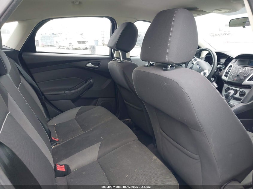 2014 FORD FOCUS VIN: 1FADP3K27EL199542