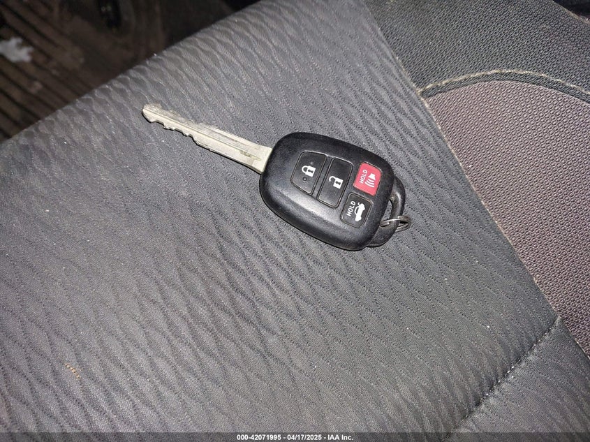2019 TOYOTA COROLLA VIN: 2T1BURHE5KC211768