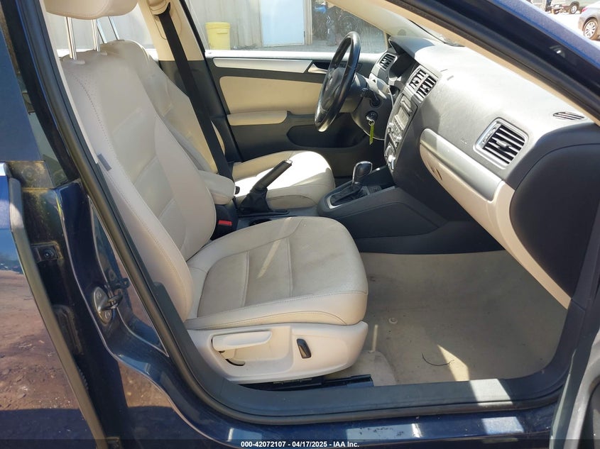 2014 VOLKSWAGEN JETTA VIN: 3VWD17AJ3EM218210