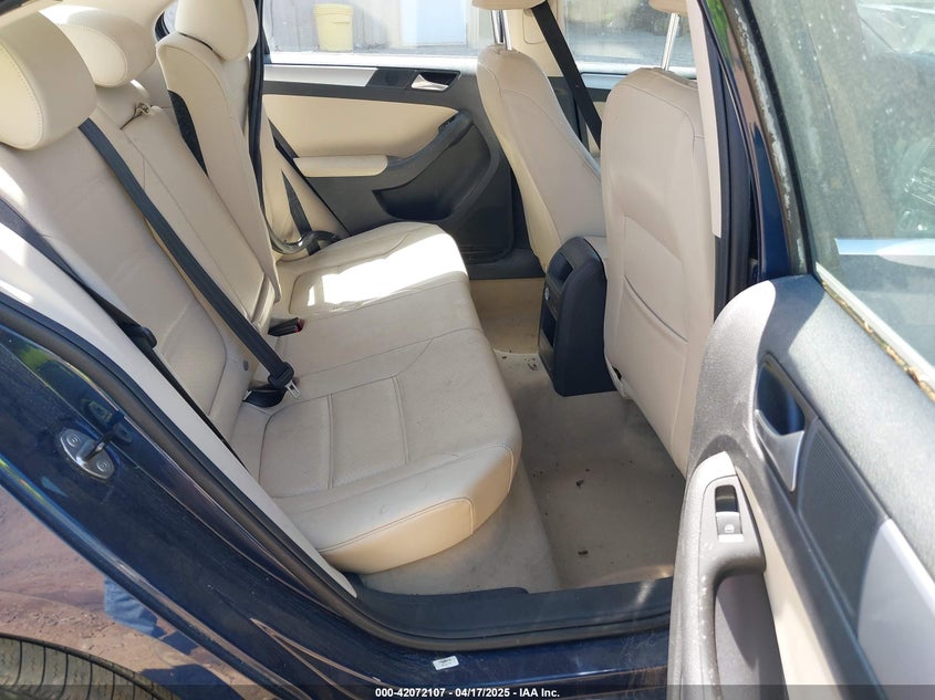 2014 VOLKSWAGEN JETTA VIN: 3VWD17AJ3EM218210