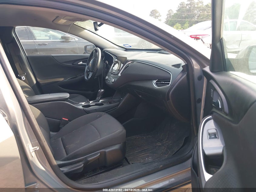 2018 CHEVROLET MALIBU VIN: 1G1ZD5ST3JF148036