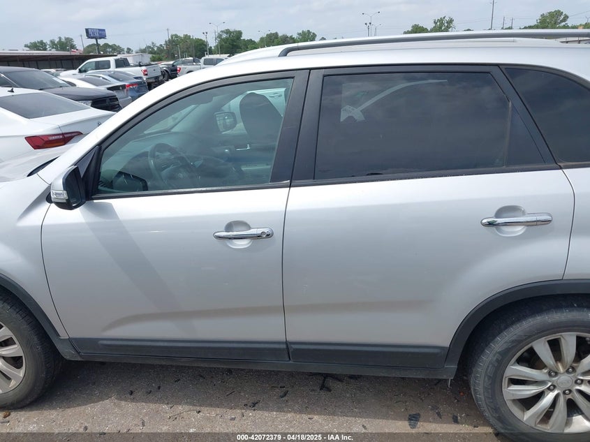 2011 KIA SORENTO VIN: 5XYKT4A26BG095636