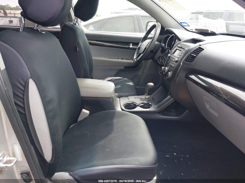 2011 KIA SORENTO VIN: 5XYKT4A26BG095636