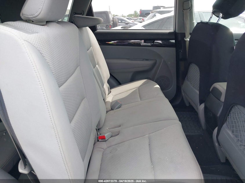 2011 KIA SORENTO VIN: 5XYKT4A26BG095636
