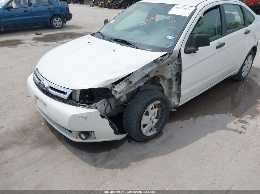 2011 FORD FOCUS VIN: 1FAHP3EN2BW130386