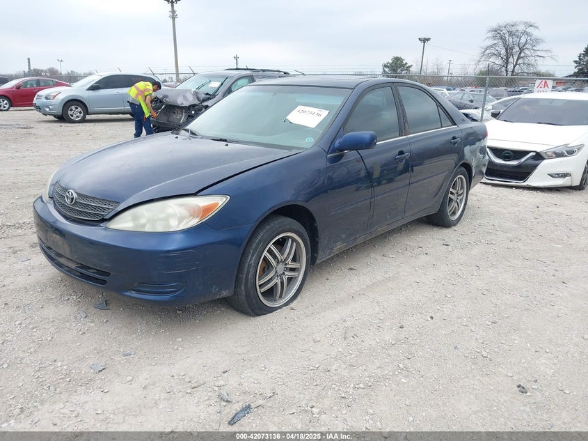 2004 Toyota Camry Le blue sedan gasoline 4T1BE32K04U295282 photo #3