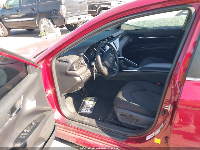 VIN 4T1B11HK5KU710312 2019 TOYOTA CAMRY LE