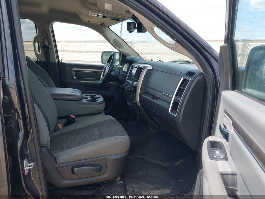 2019 RAM 1500 CLASSIC VIN: 1C6RR6TT7KS711649
