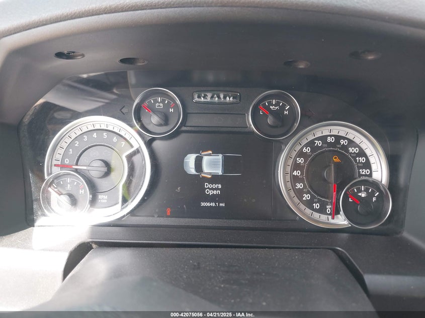 2019 RAM 1500 CLASSIC VIN: 1C6RR6TT7KS711649