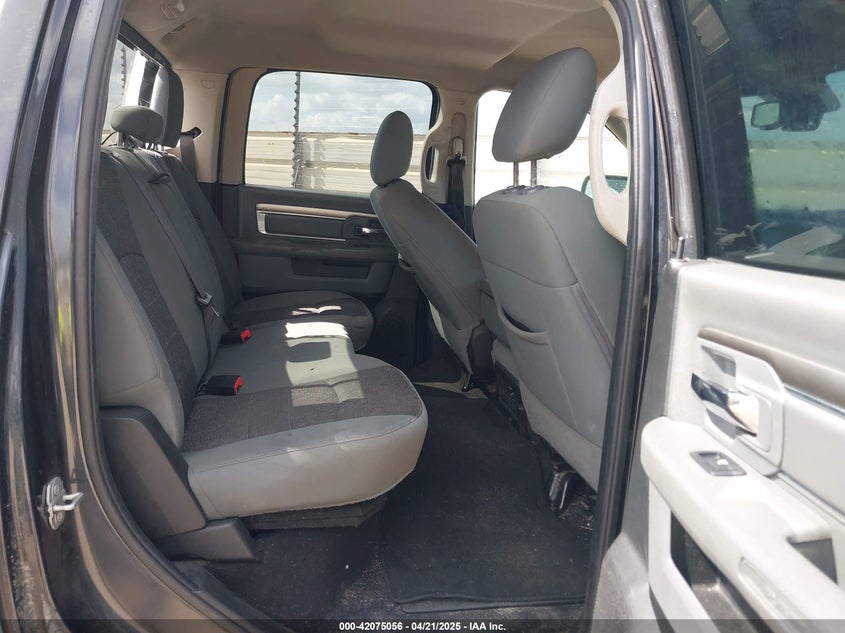 2019 RAM 1500 CLASSIC VIN: 1C6RR6TT7KS711649