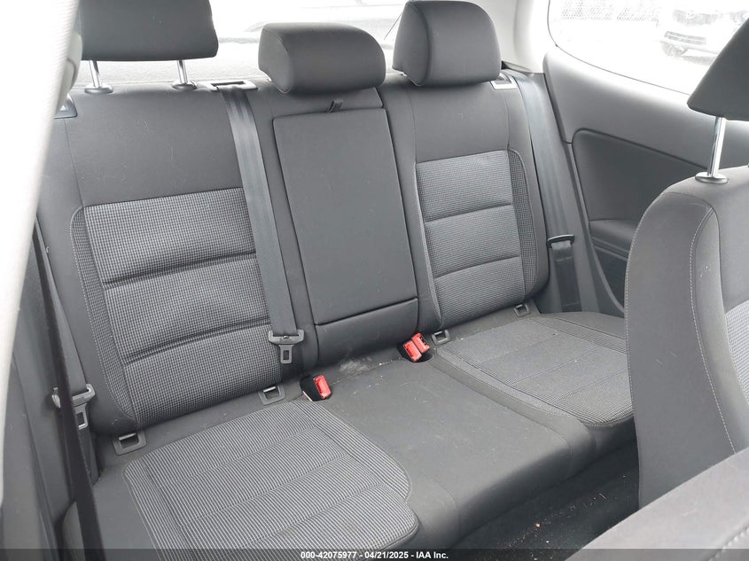 2012 VOLKSWAGEN GOLF VIN: WVWBB7AJ1CW056985