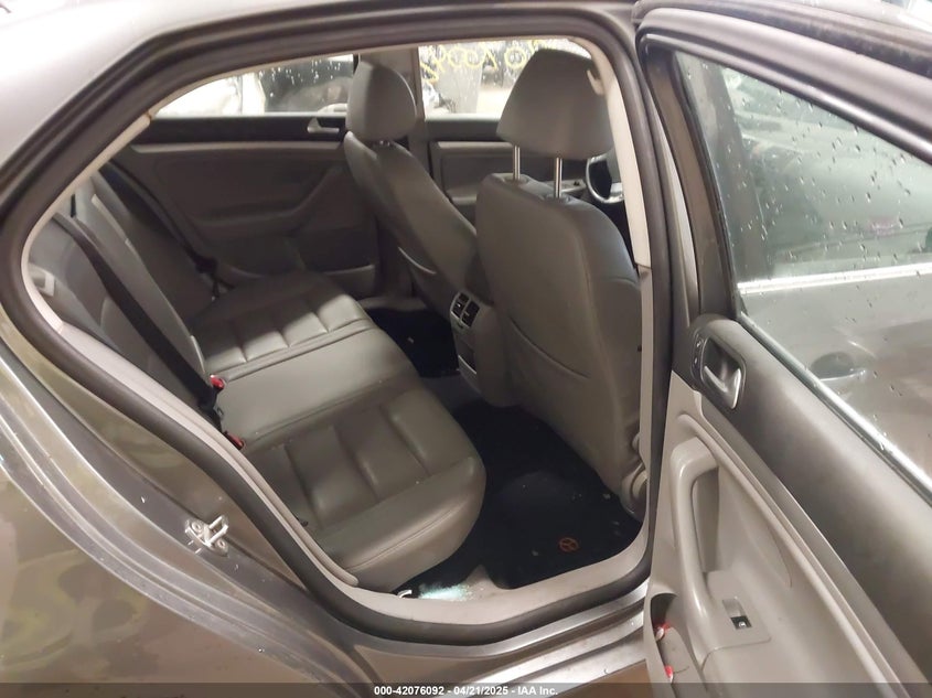 2008 VOLKSWAGEN JETTA VIN: 3VWRM71K78M027691