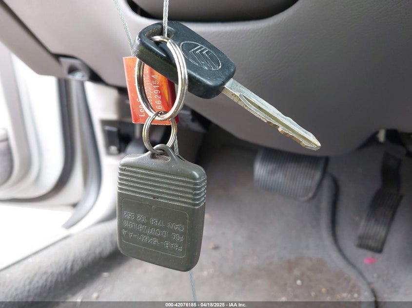 2002 Mercury Grand Marquis Gs VIN: 2MEFM74W92X660739 Lot: 42076185