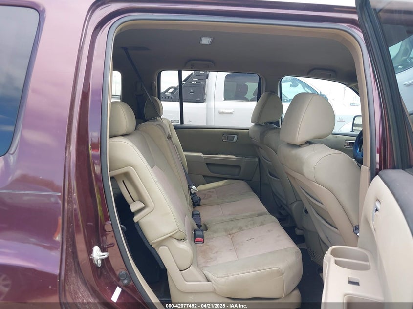 2009 HONDA PILOT VIN: 5FNYF384X9B015856
