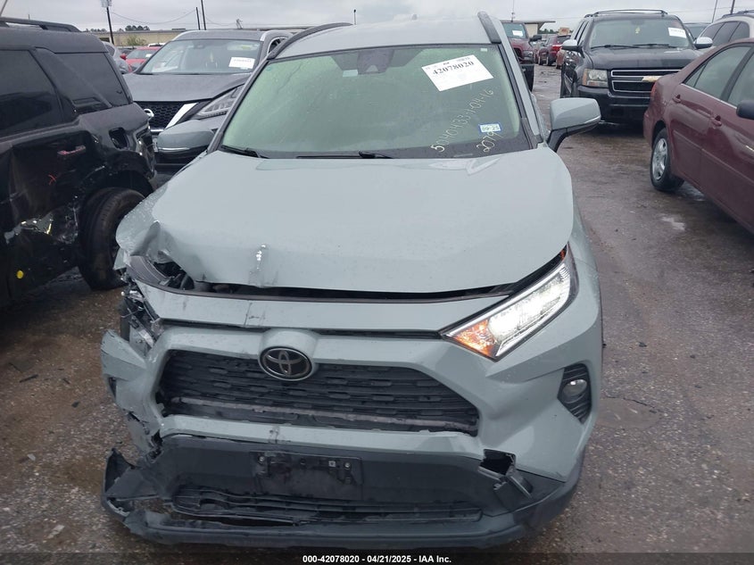 VIN JTMP1RFV8LJ032079 2020 TOYOTA RAV4 XLE