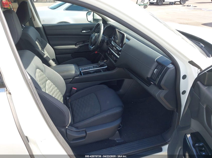 2022 NISSAN PATHFINDER SV 2WD - 5N1DR3BA5NC216393