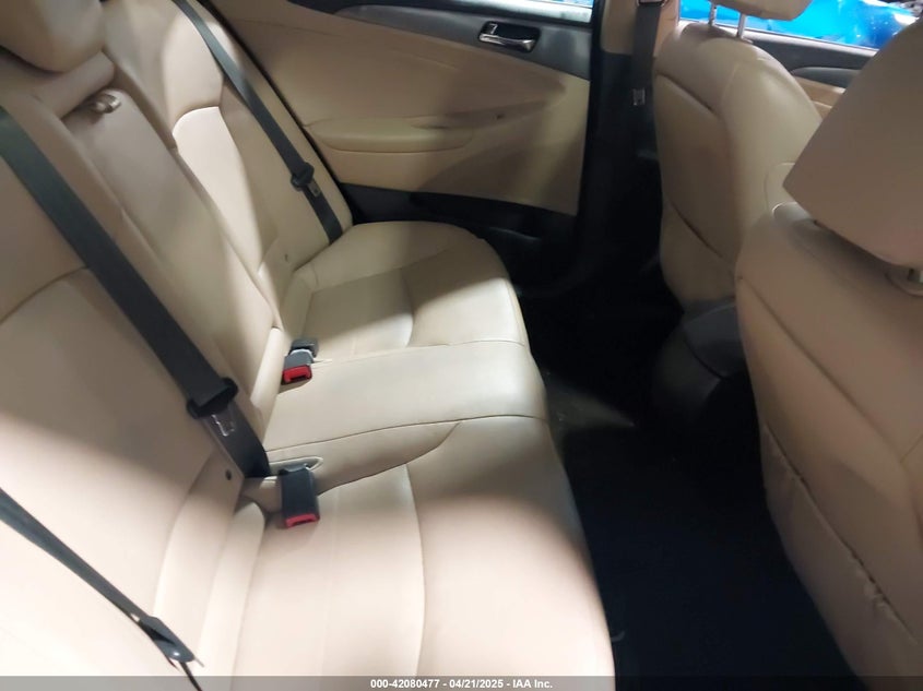 2015 HYUNDAI SONATA VIN: KMHEC4A46FA120728