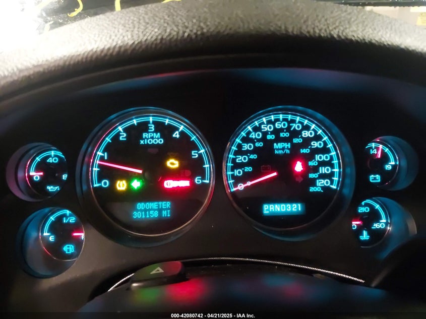2008 CHEVROLET SUBURBAN 1500 VIN: 1GNFK16388J153783