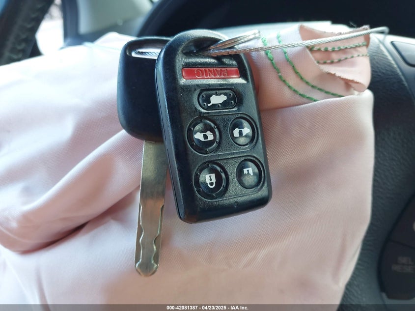 2007 Honda Odyssey Touring VIN: 5FNRL38857B100052 Lot: 42081387