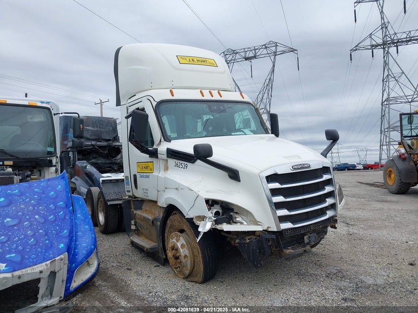 2021 FREIGHTLINER NEW CASCADIA 126  (VIN: 3AKJHLDV7MSMG1519)