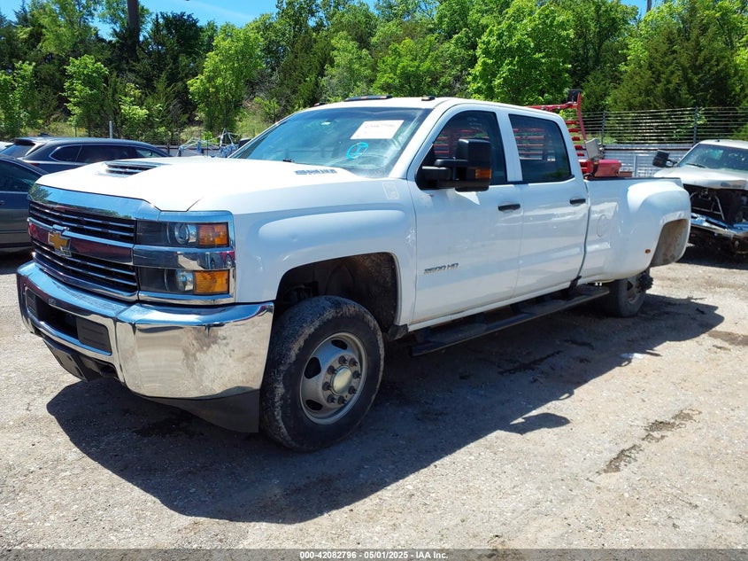 2018 Chevrolet Silverado, Удар ззаду, IAAI, VIN 1GC4KYCY5JF279245 — фото 2